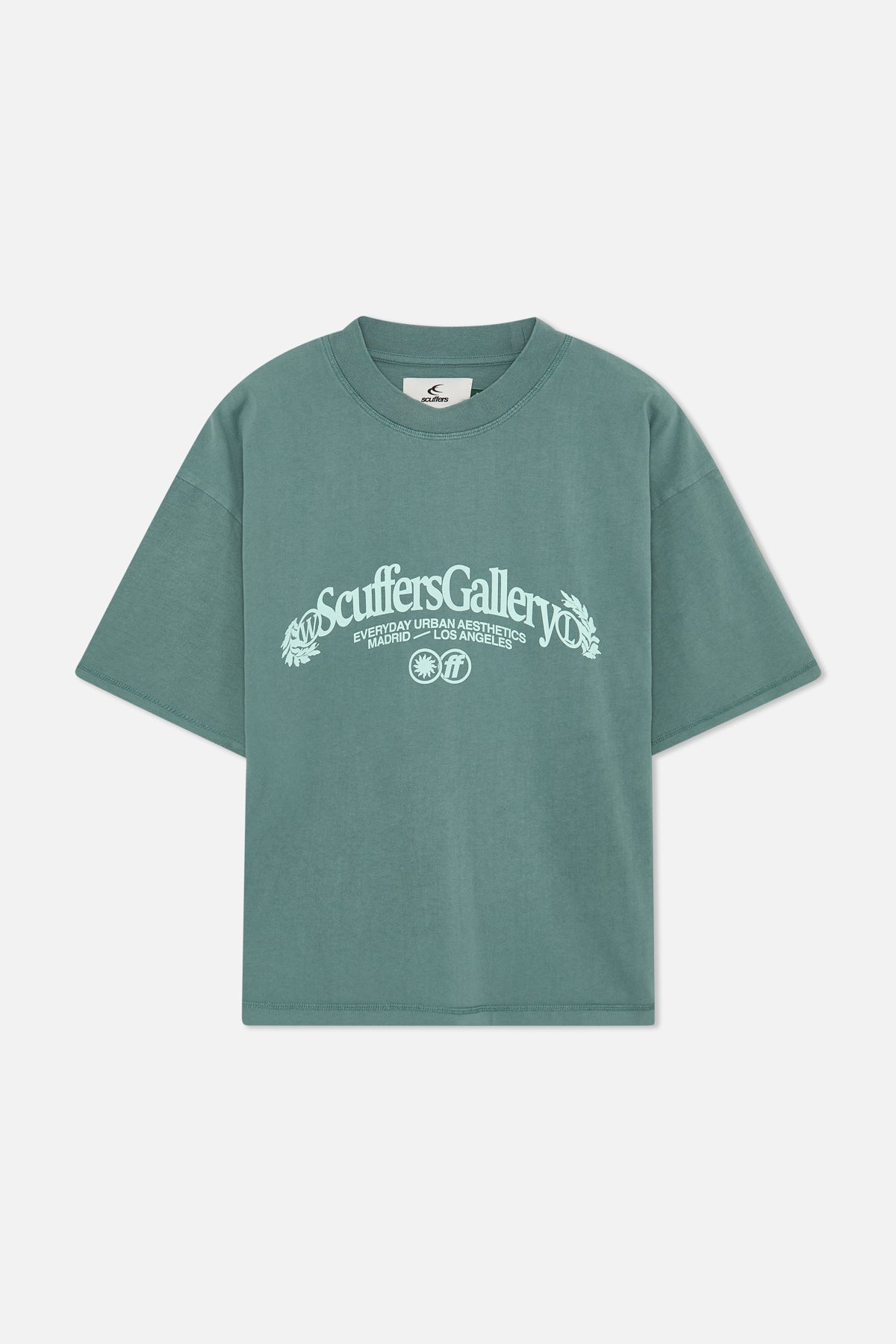 Camiseta verde de la galería
